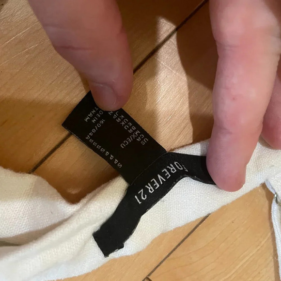 FOREVER 21 Linen Look Crop Top Tie Back Button Front - size small - Picture 4 of 4